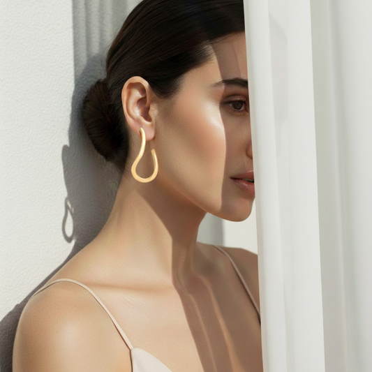 Wavy Fluid Curve Hoop Earrings