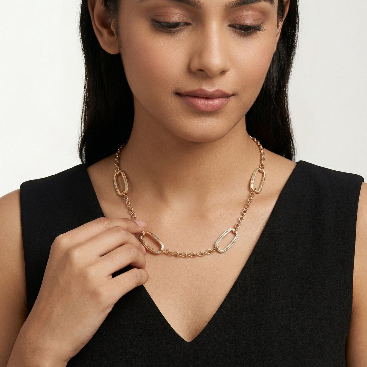 Rose Geometric Oval Link Stone-Studded Chain