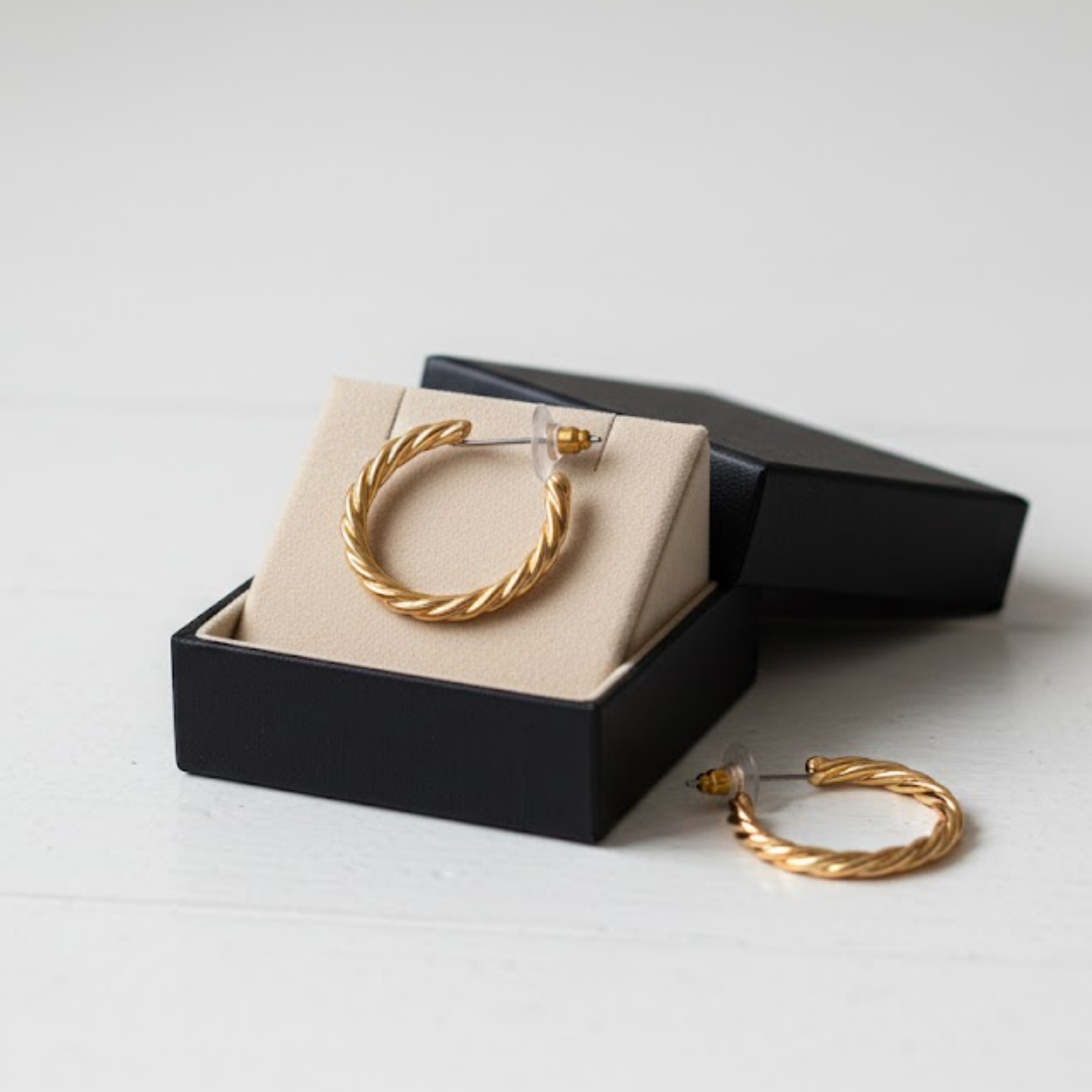 Chunky Rope Hoop Earrings Gold Tone