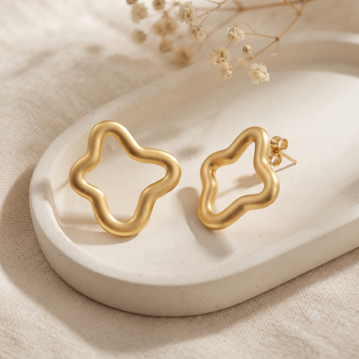 Gold Plated High-Polish Abstract Geometric Star Cutout Stud Earrings for Women