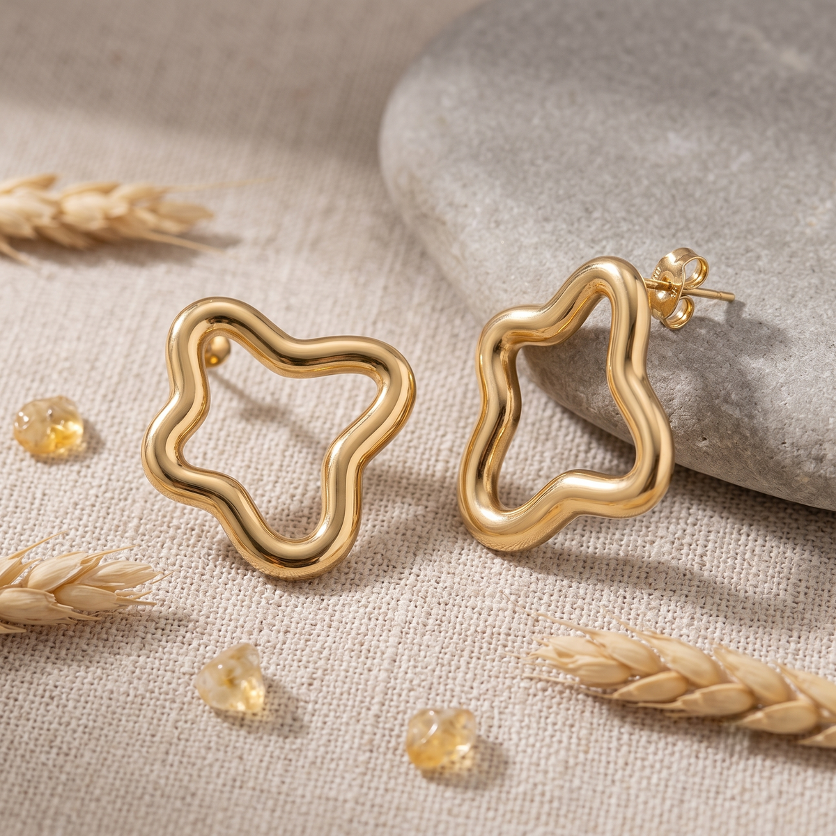Gold Plated High-Polish Abstract Geometric Star Cutout Stud Earrings for Women