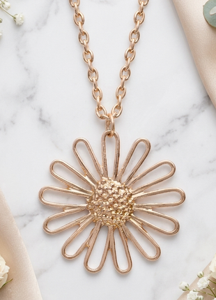 Gold Textured Daisy Flower Pendant Necklace with Delicate Cable Chain