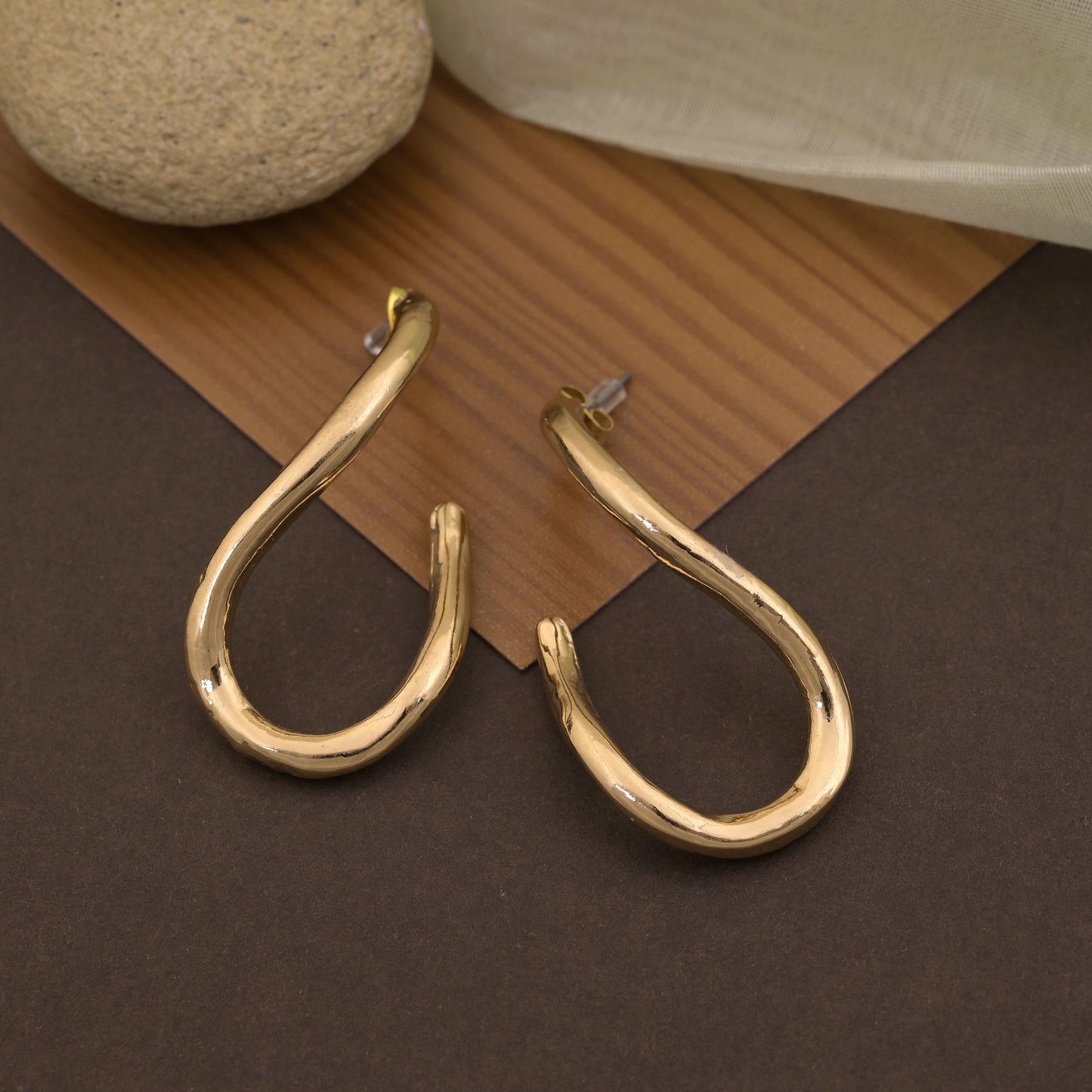 Wavy Fluid Curve Hoop Earrings